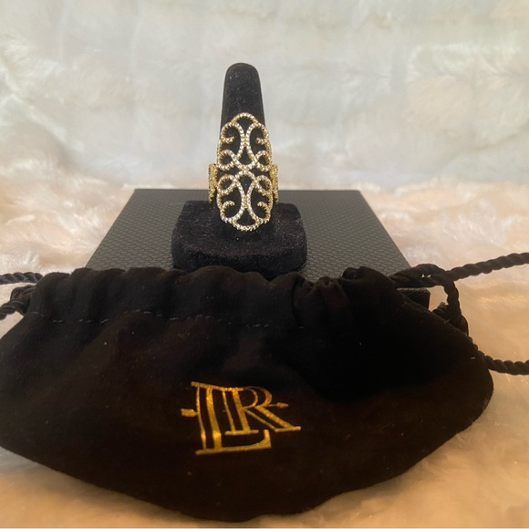 Lisa Robertson Elegant Gold Filigree Ring - Picture 1 of 6
